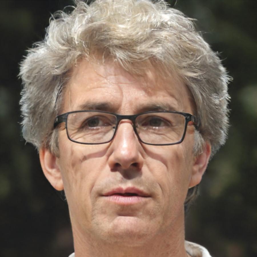 Portrait de Valentin Deschamps